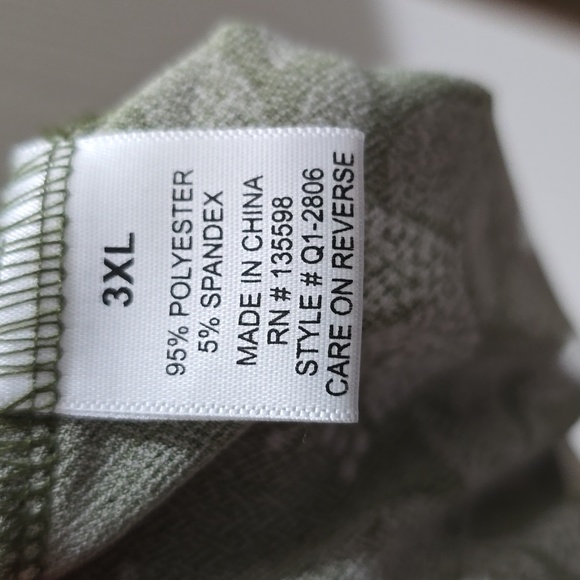 Cure 3x green floral top - Picture 4 of 5